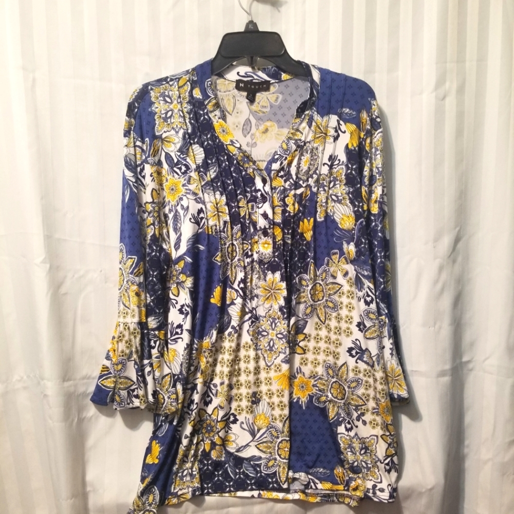 Beautiful N Touch flowy pull on blouse